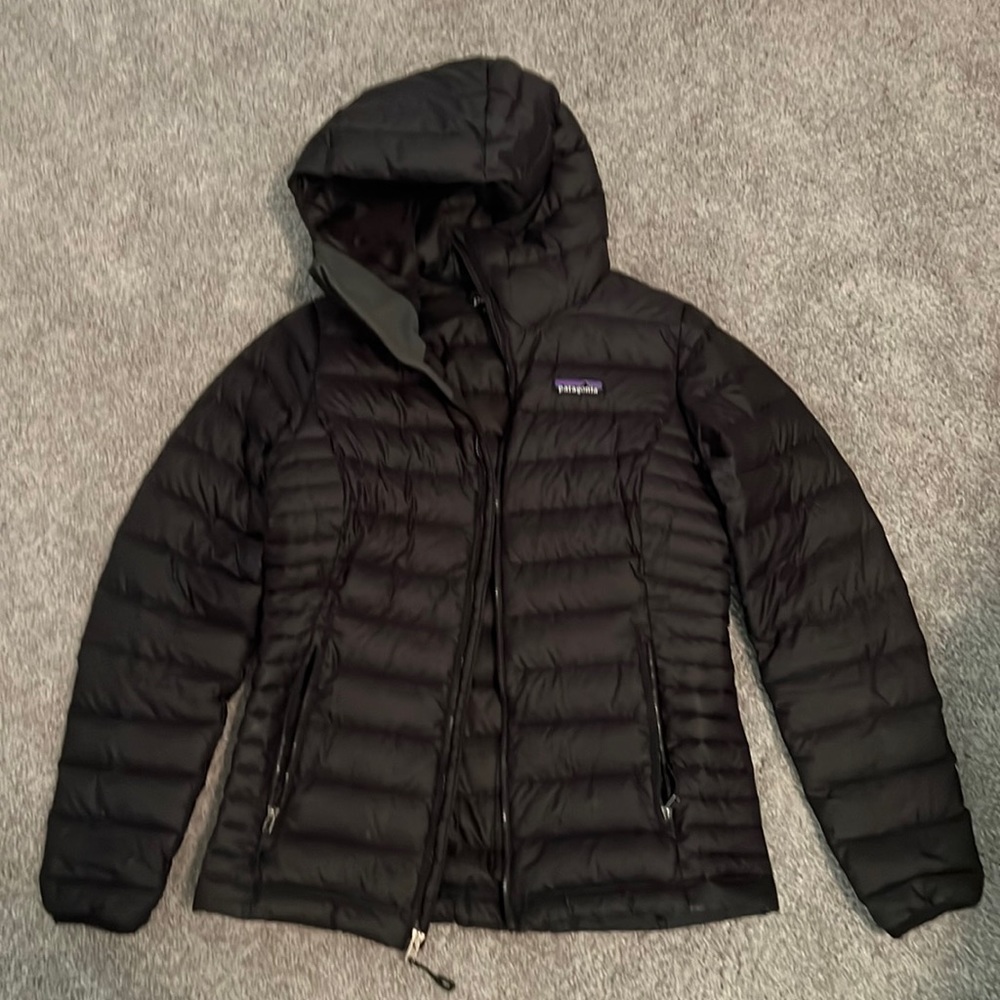 Patagonia black down filled jacket with hood & breast pocket! Women’s XS